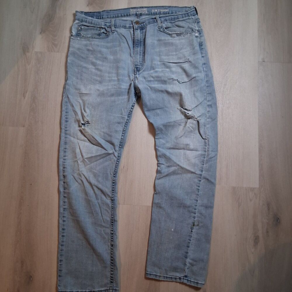 Signature By Levi Strauss Slim Straight Jeans Mens Light Wash Distressed Denim